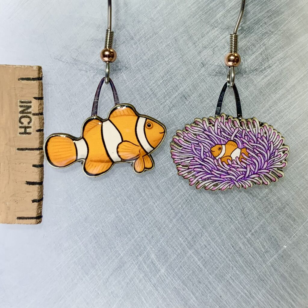 Picture shown is of 1 inch tall pair of earrings of the fish the Clownfish.